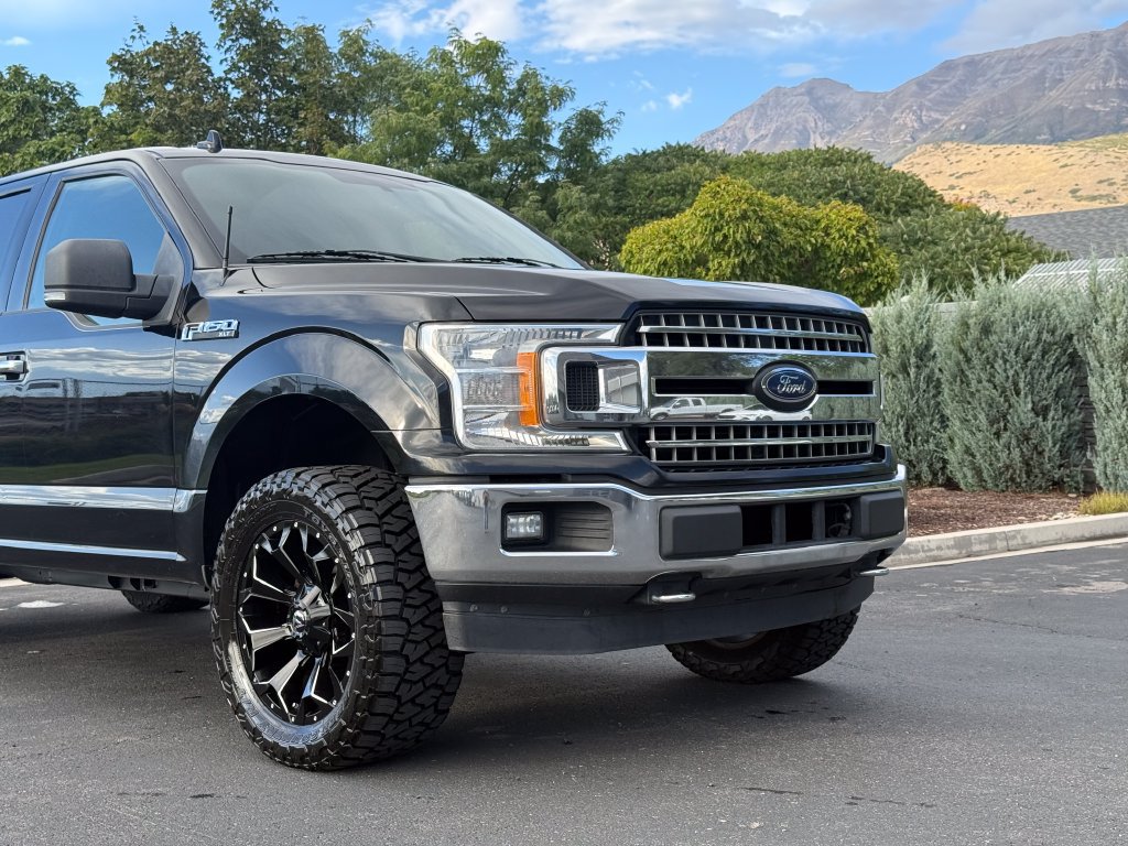 Used 2018 Ford F150 XLT w/ Equipment Group 302A Luxury AWD/4WD image 16