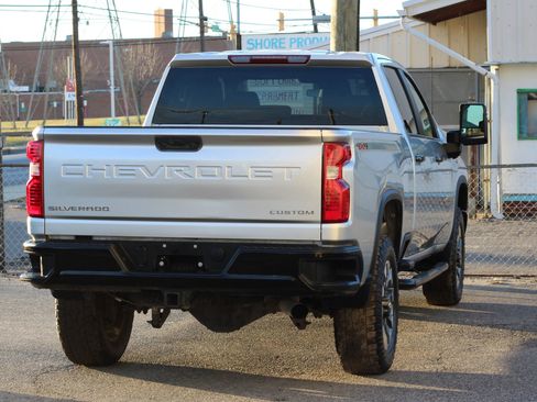 Used 2022 Chevrolet Silverado 2500 Custom w/ Custom Convenience Package AWD/4WD image 8