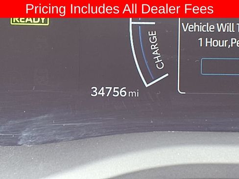 Used 2025 Toyota Camry SE w/ Convenience Package FWD image 32