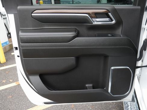 Used 2024 Chevrolet Silverado 2500 LT image 30