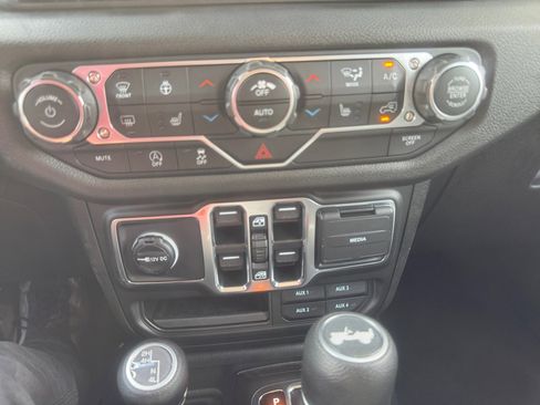 New 2025 Jeep Wrangler Sport S image 31