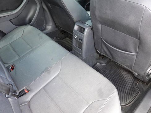 Used 2011 Volkswagen Jetta SE image 20