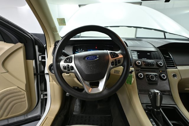 Used 2018 Ford Taurus SE FWD image 19