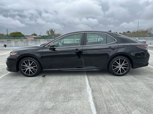 Used 2023 Toyota Camry SE image 14