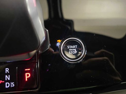 Used 2026 Land Rover Range Rover Sport SE image 32