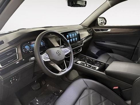 New 2026 Volkswagen Atlas SE FWD image 10