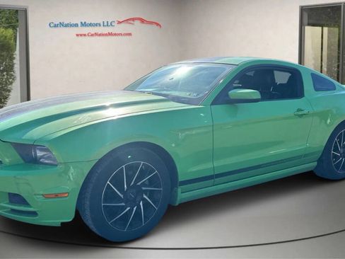 Used 2013 Ford Mustang Premium image 3
