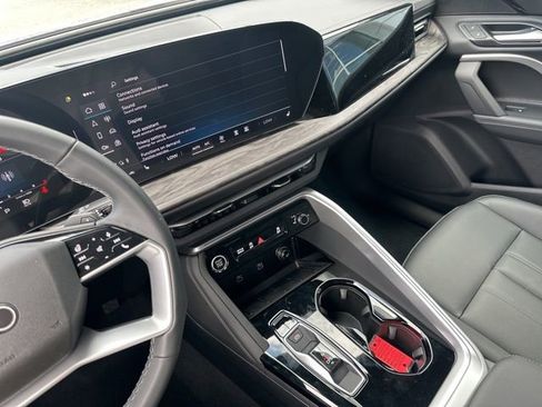 New 2025 Audi Q5 Premium image 26