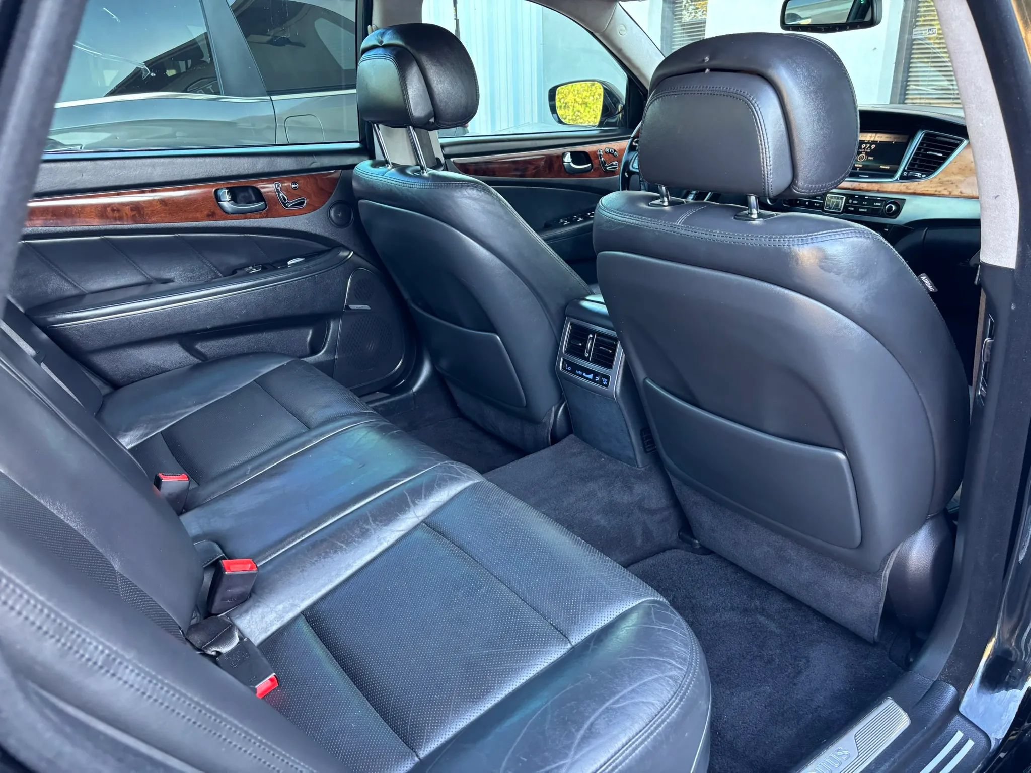 Used 2014 Hyundai Equus Signature RWD image 59