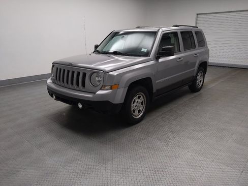 Used 2017 Jeep Patriot Sport w/ Power Value Group FWD image 3