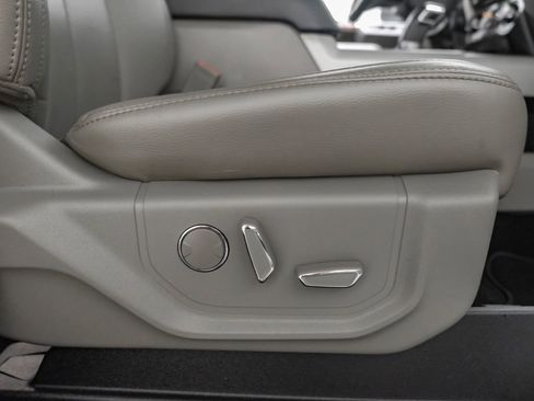 Used 2018 Ford F150 Lariat image 34