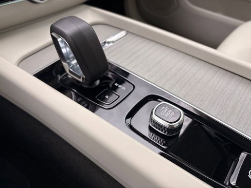 Certified 2024 Volvo XC60 B5 Plus w/ Protection Package Premier image 17