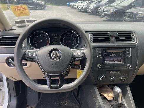 Used 2018 Volkswagen Jetta Wolfsburg Edition FWD image 12