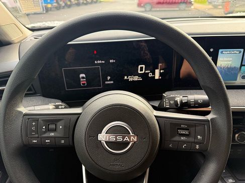 Used 2025 Nissan Kicks SV FWD image 23