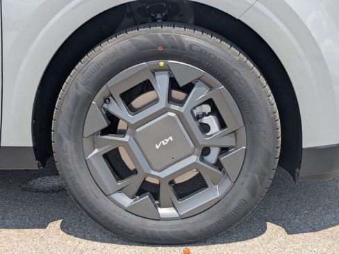New 2026 Kia Carnival EX FWD image 12