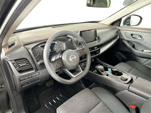 Used 2023 Nissan Rogue SV image 18