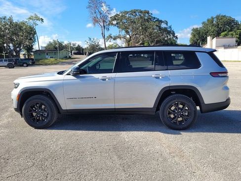 New 2025 Jeep Grand Cherokee L Altitude image 4