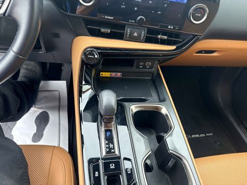 Used 2025 Lexus NX 250 FWD w/ Towing Package (2000 Lbs) image 23