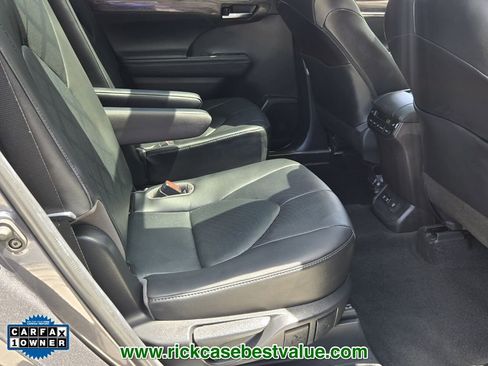 Used 2021 Toyota Highlander Platinum FWD image 20