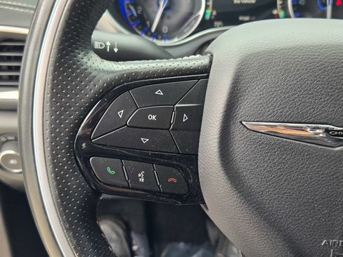 Used 2019 Chrysler Pacifica Limited w/ Advanced Safetytec Group FWD image 45