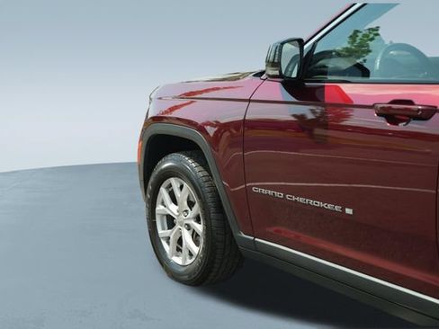 Used 2022 Jeep Grand Cherokee L Limited AWD/4WD image 41