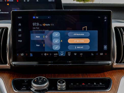 Used 2025 Ford Expedition Max King Ranch image 27