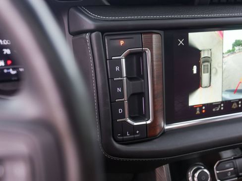 Used 2023 GMC Yukon Denali Ultimate AWD/4WD image 20