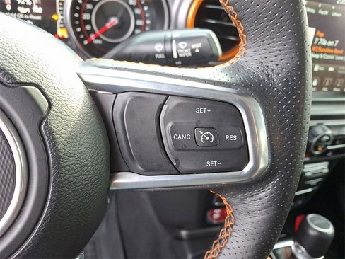 Used 2022 Jeep Gladiator Mojave w/ Cold Weather Group image 22