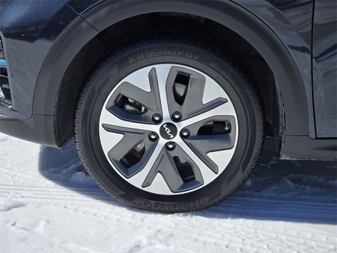 Certified 2022 Kia Niro EX Premium image 17
