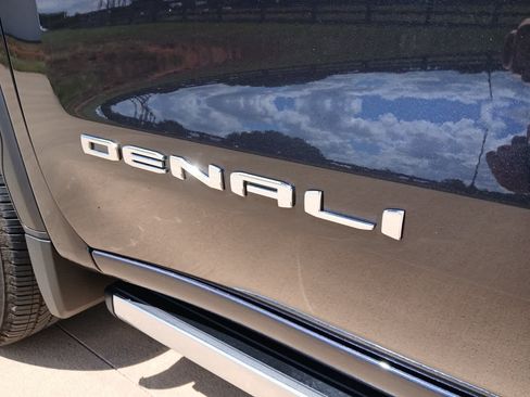 Used 2026 GMC Sierra 1500 Denali w/ Denali Reserve Package AWD/4WD image 3