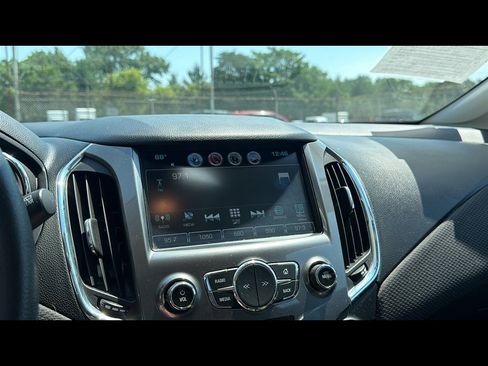 Used 2017 Chevrolet Cruze LT w/ LT True North Edition FWD image 18