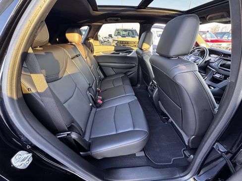 Used 2025 Cadillac XT5 Premium Luxury image 10