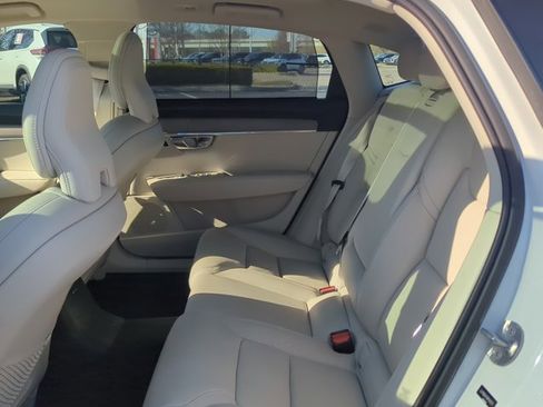 Used 2024 Volvo S90 T8 Ultimate w/ Lounge Package image 19