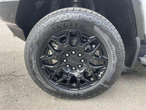 New 2026 GMC Hummer EV SUV image 33