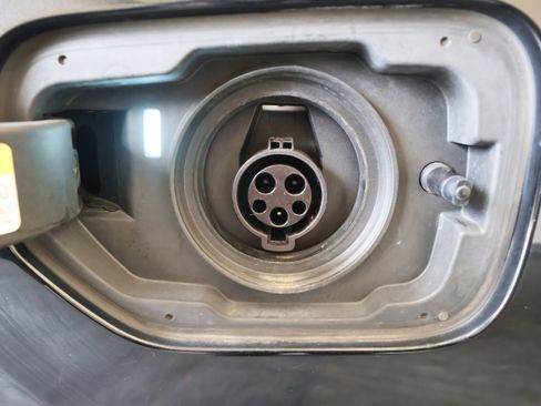 Used 2022 BMW 330e xDrive w/ M Sport Package image 37