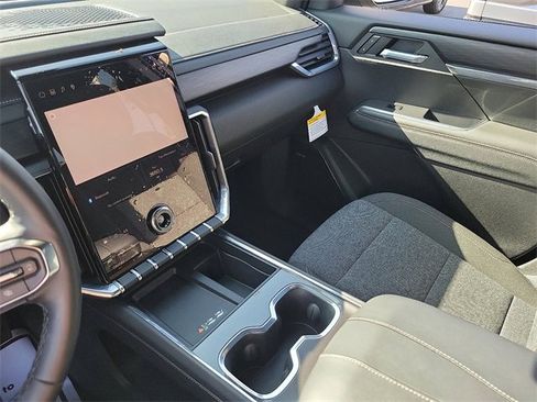 Used 2025 GMC Acadia Elevation image 15