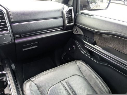Used 2018 Ford Expedition Limited w/ Driver Assistance Package image 17