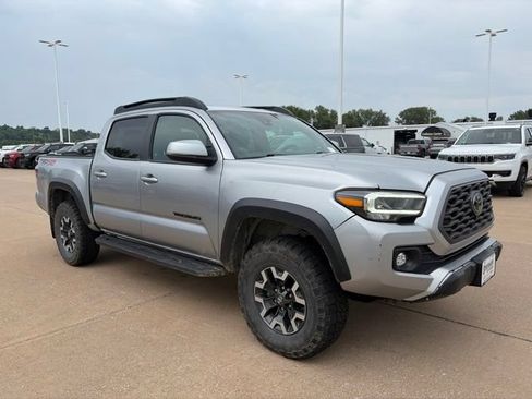 Used 2022 Toyota Tacoma TRD Off-Road w/ TRD Premium Off Road Package AWD/4WD image 1