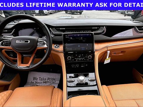 Used 2022 Jeep Grand Cherokee Summit AWD/4WD image 12