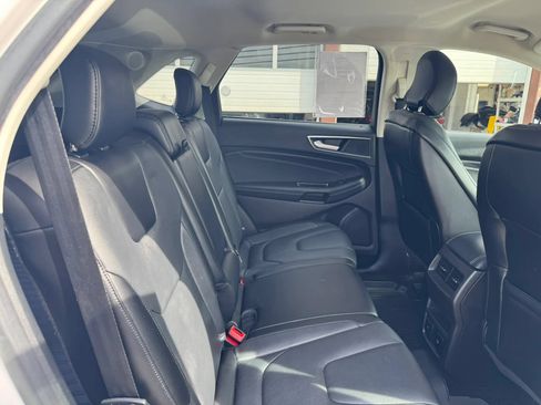Used 2018 Ford Edge Titanium w/ Technology Package AWD/4WD image 36