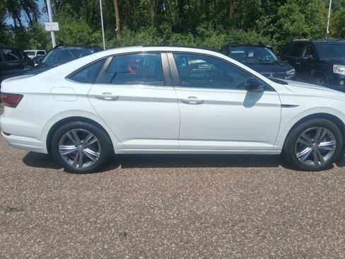 Used 2019 Volkswagen Jetta R-Line w/ R-Line Cold Weather Package FWD image 5