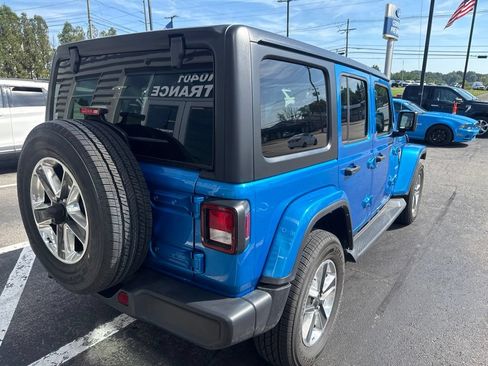Used 2022 Jeep Wrangler Unlimited Sahara AWD/4WD image 6