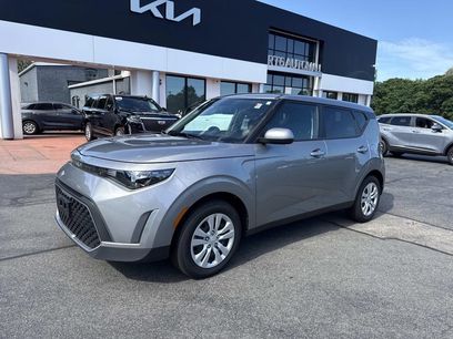 Used 2025 Kia Soul LX