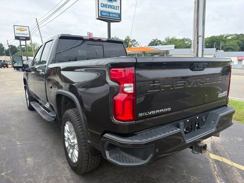 Used 2020 Chevrolet Silverado 2500 High Country w/ Z71 Off-Road Package AWD/4WD image 4
