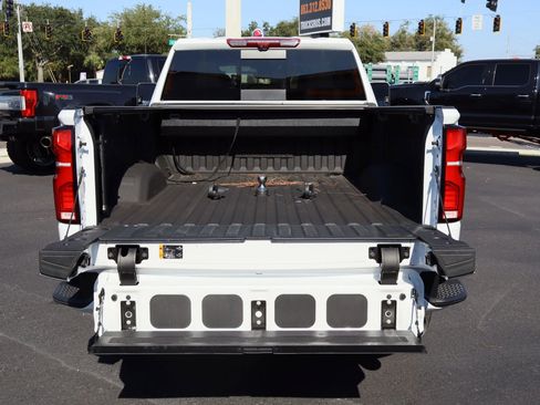 Used 2024 Chevrolet Silverado 2500 High Country w/ High Country Premium Package image 26