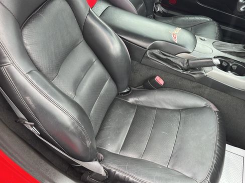 Used 2007 Chevrolet Corvette Convertible w/ Preferred Equipment Group RWD image 28