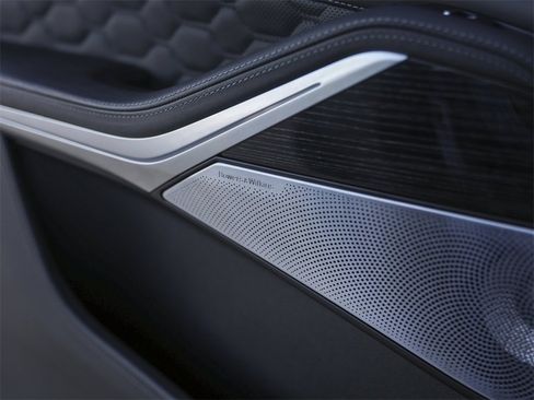 Used 2025 BMW X5 M Competition w/ Executive Package image 29