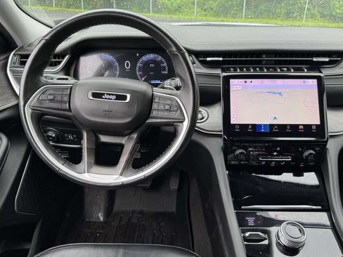 Used 2021 Jeep Grand Cherokee L Limited AWD/4WD image 16