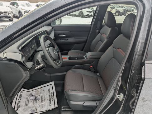 New 2026 Nissan Kicks SR w/ Cold Weather Package image 10