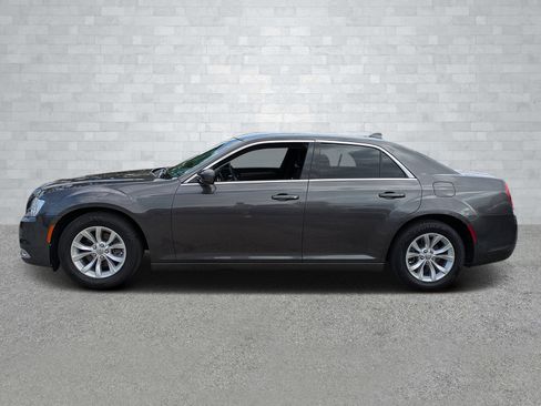 Used 2015 Chrysler 300 Limited image 8